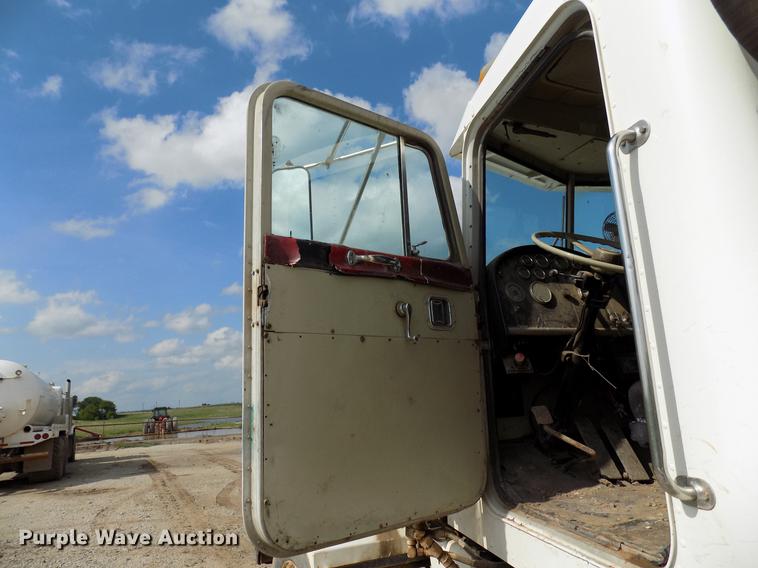 image for item DB9679 1981 Peterbilt 378 vacuum truck