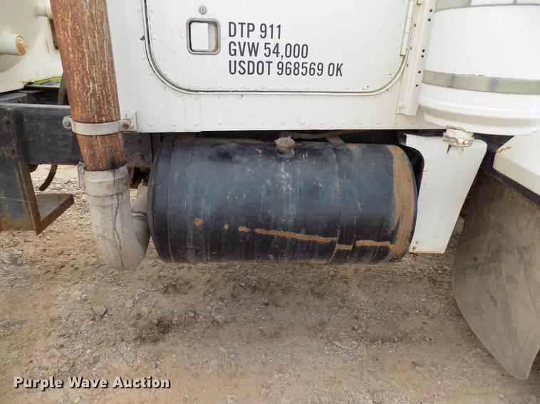 image for item DB9679 1981 Peterbilt 378 vacuum truck