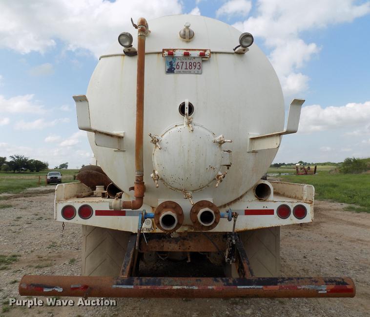 image for item DB9679 1981 Peterbilt 378 vacuum truck