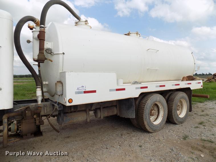 image for item DB9679 1981 Peterbilt 378 vacuum truck