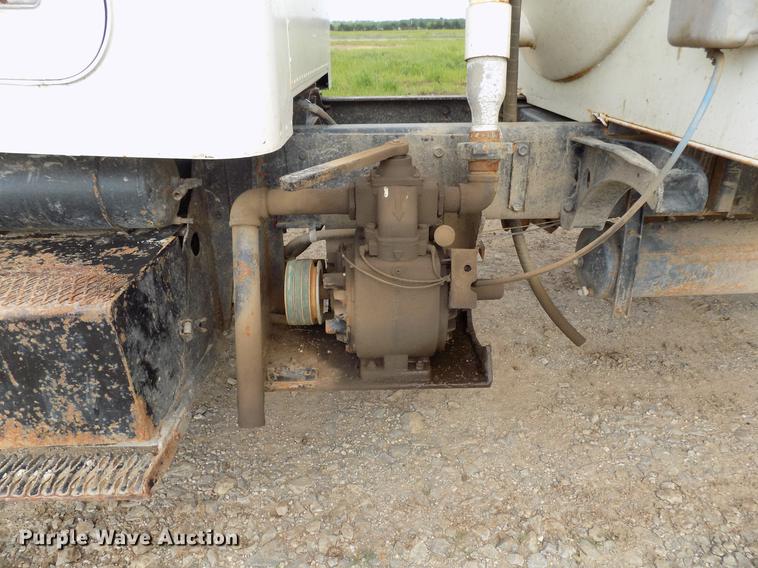 image for item DB9679 1981 Peterbilt 378 vacuum truck