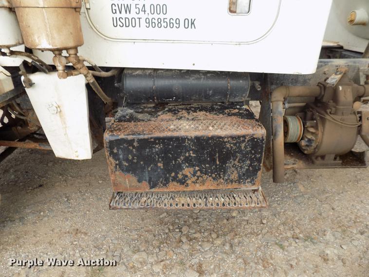 image for item DB9679 1981 Peterbilt 378 vacuum truck