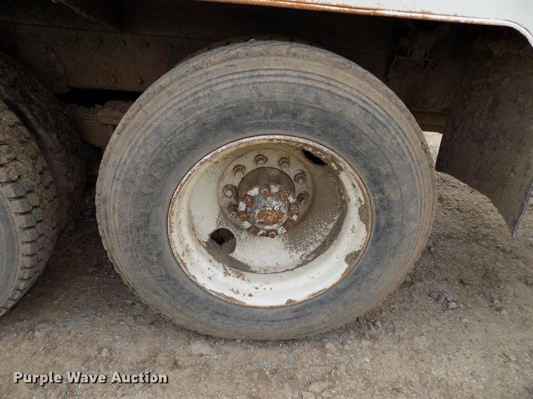 image for item DB9679 1981 Peterbilt 378 vacuum truck