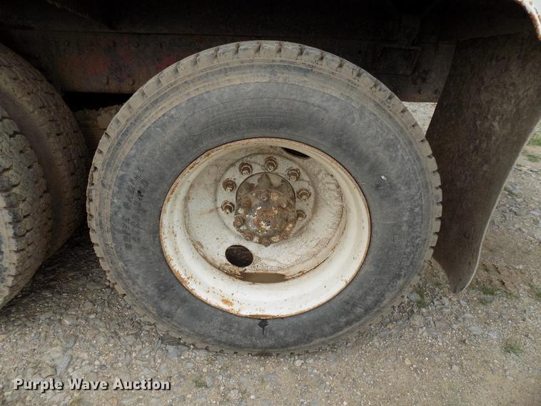 image for item DB9679 1981 Peterbilt 378 vacuum truck