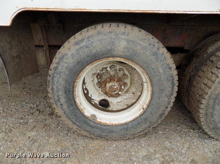 image for item DB9679 1981 Peterbilt 378 vacuum truck