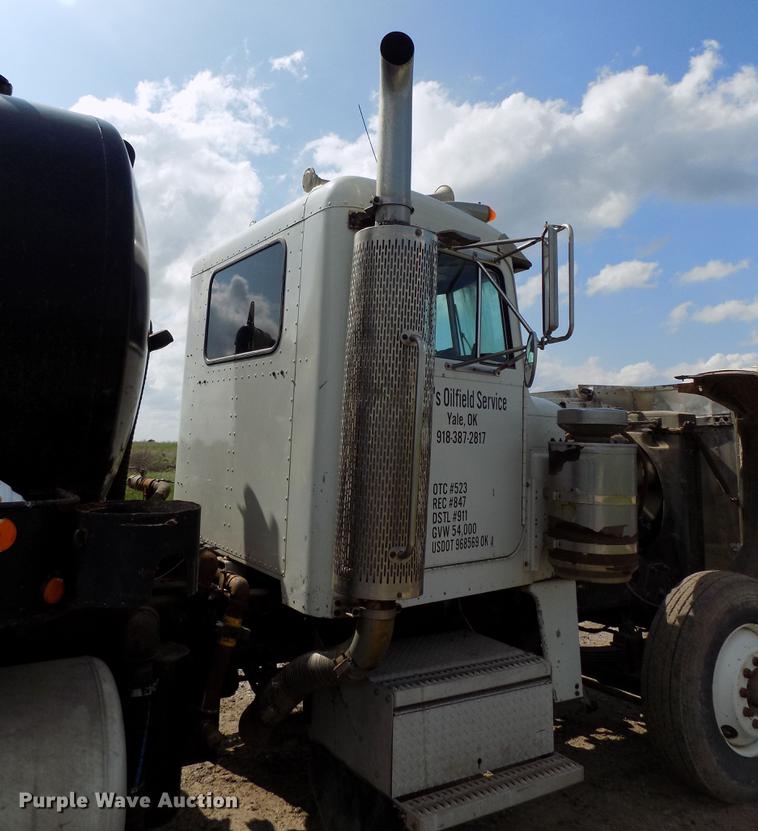 image for item DB9680 1985 Peterbilt 382 vacuum truck