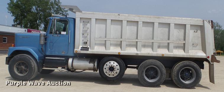 image for item DC4560 1979 GMC General dump truck