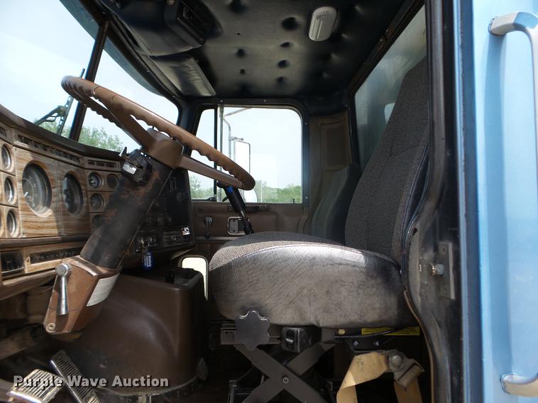 image for item DC4560 1979 GMC General dump truck