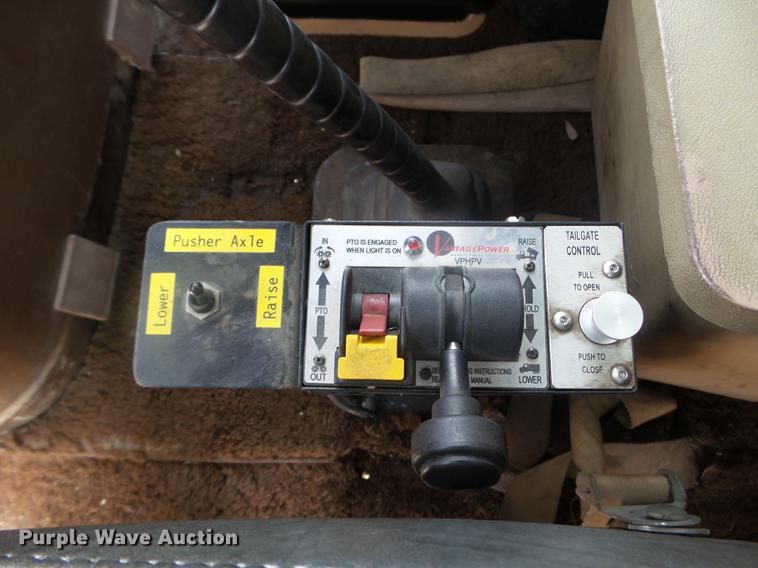 image for item DC4560 1979 GMC General dump truck