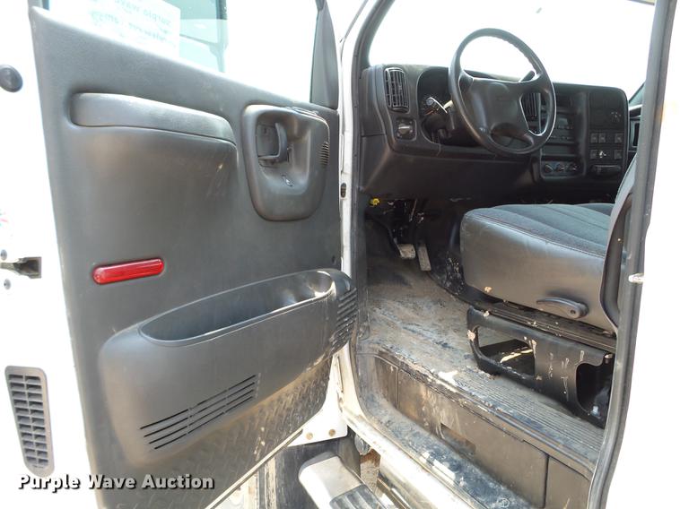 image for item DC4563 2008 GMC C4500 service truck
