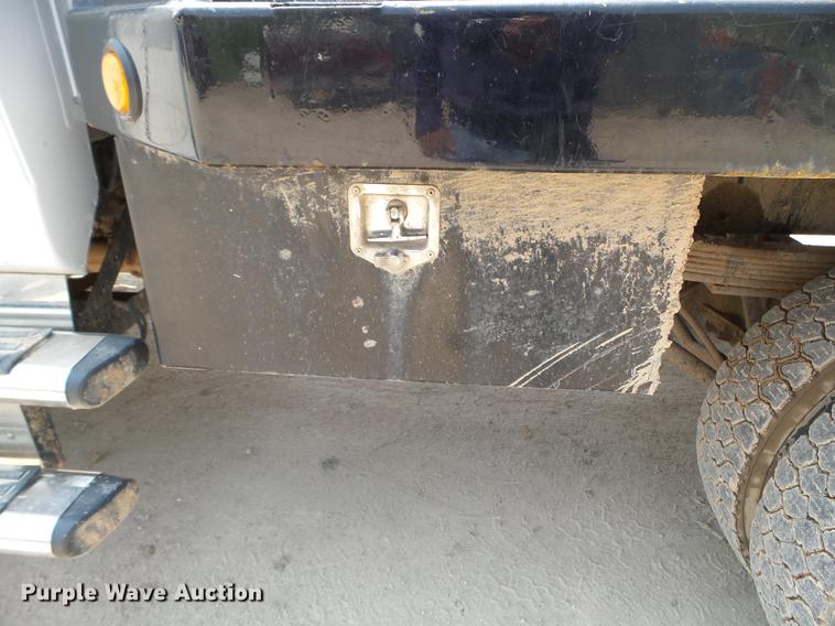 image for item DC4563 2008 GMC C4500 service truck