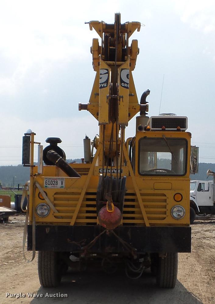 image for item DC4564 1970 Grove TM275T crane