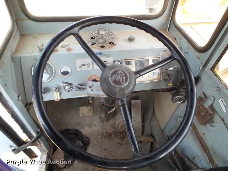 image for item DC4564 1970 Grove TM275T crane