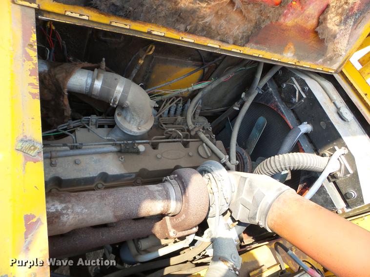 image for item DC4564 1970 Grove TM275T crane