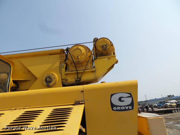 image for item DC4564 1970 Grove TM275T crane