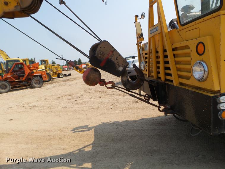 image for item DC4564 1970 Grove TM275T crane