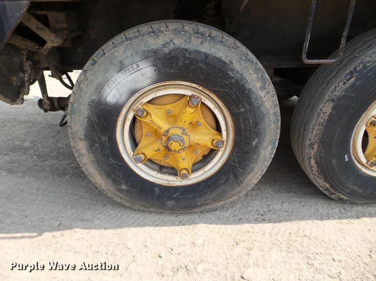 image for item DC4564 1970 Grove TM275T crane