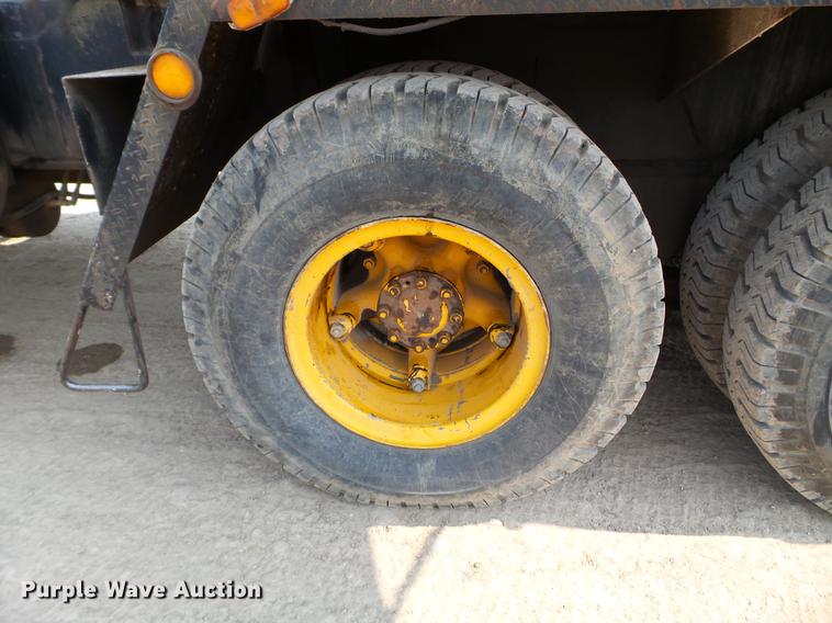 image for item DC4564 1970 Grove TM275T crane