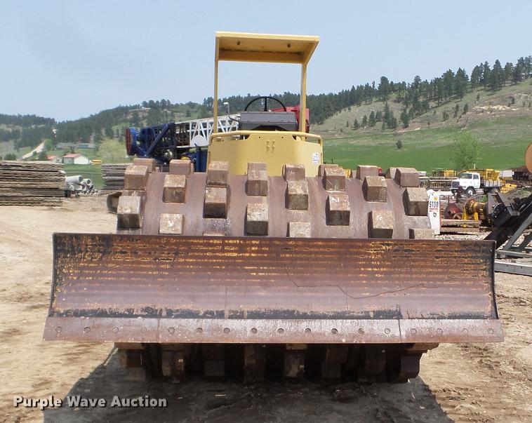 image for item DC4567 1986 Hyster C852A single drum vibratory roller