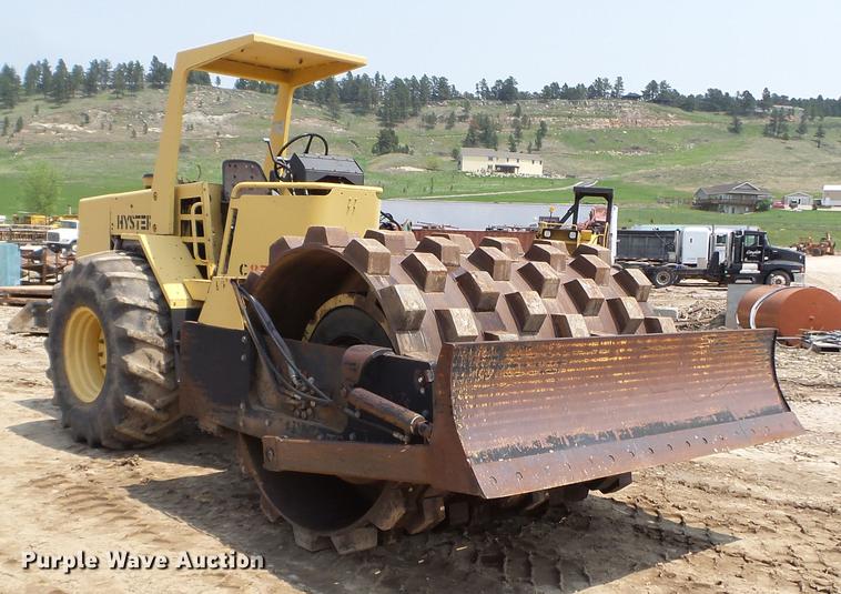 image for item DC4567 1986 Hyster C852A single drum vibratory roller