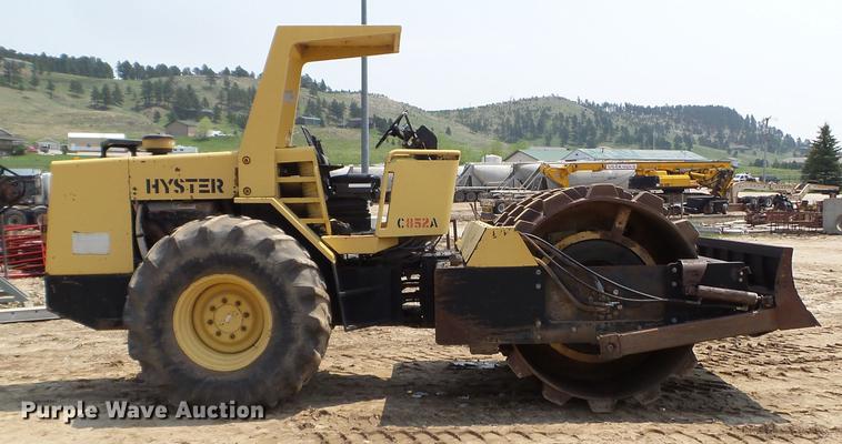 image for item DC4567 1986 Hyster C852A single drum vibratory roller