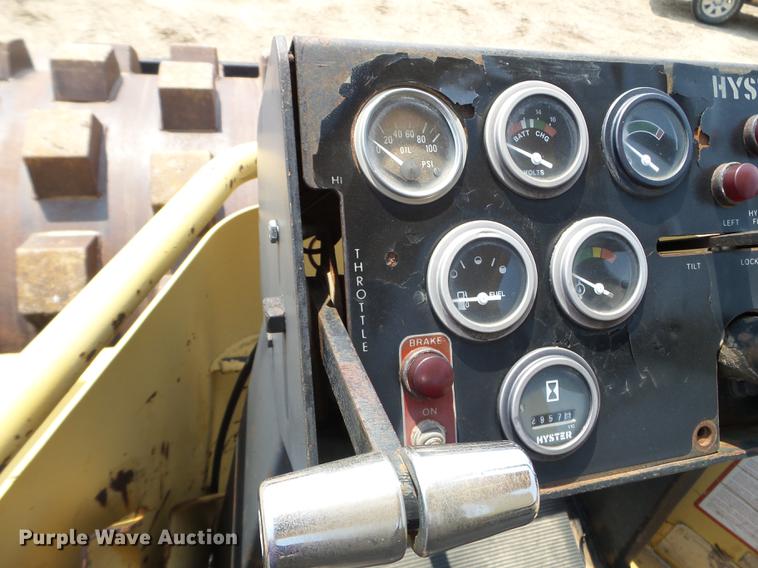 image for item DC4567 1986 Hyster C852A single drum vibratory roller