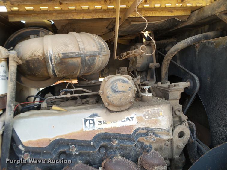 image for item DC4567 1986 Hyster C852A single drum vibratory roller