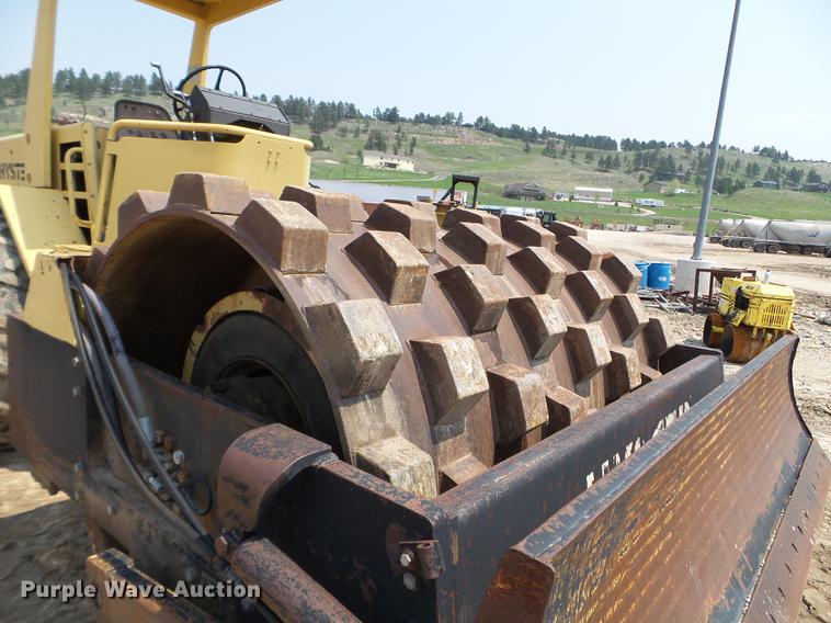 image for item DC4567 1986 Hyster C852A single drum vibratory roller