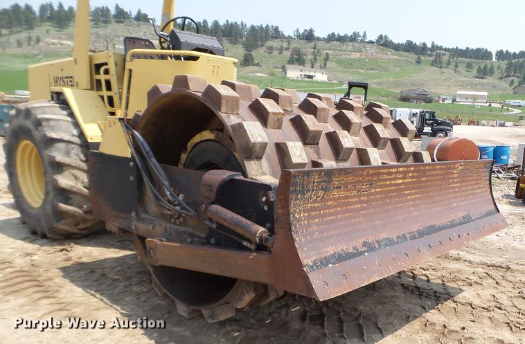 image for item DC4567 1986 Hyster C852A single drum vibratory roller