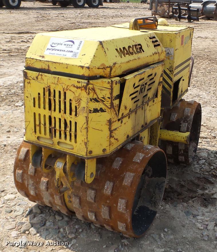 image for item DC4568 1999 Wacker RT820 trench compactor