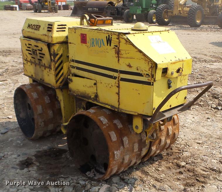 image for item DC4568 1999 Wacker RT820 trench compactor