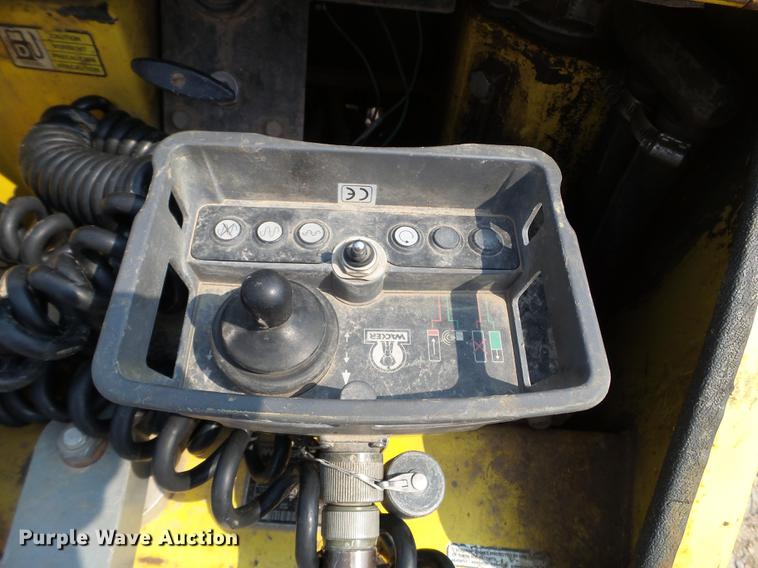 image for item DC4568 1999 Wacker RT820 trench compactor