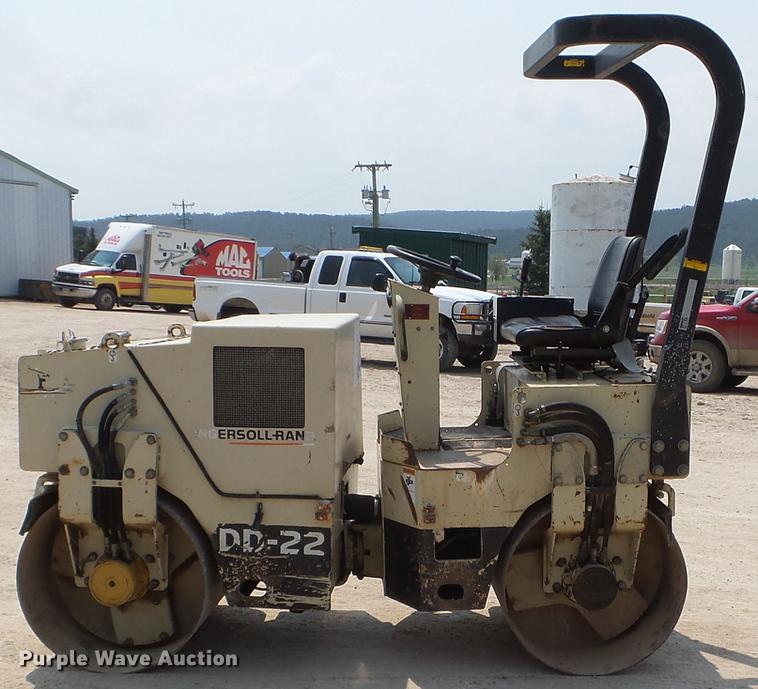 image for item DC4570 1998 Ingersoll Rand DD-22 double drum vibratory roller