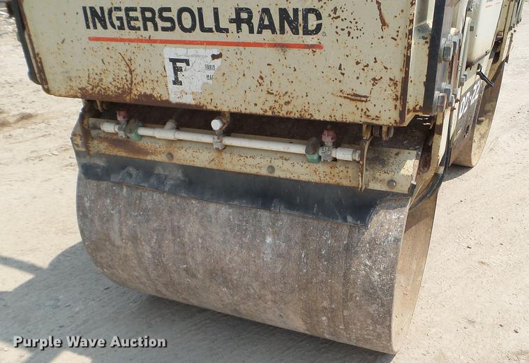 image for item DC4570 1998 Ingersoll Rand DD-22 double drum vibratory roller