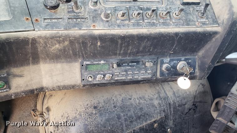 image for item DD4717 1995 White GMC WG truck cab and chassis