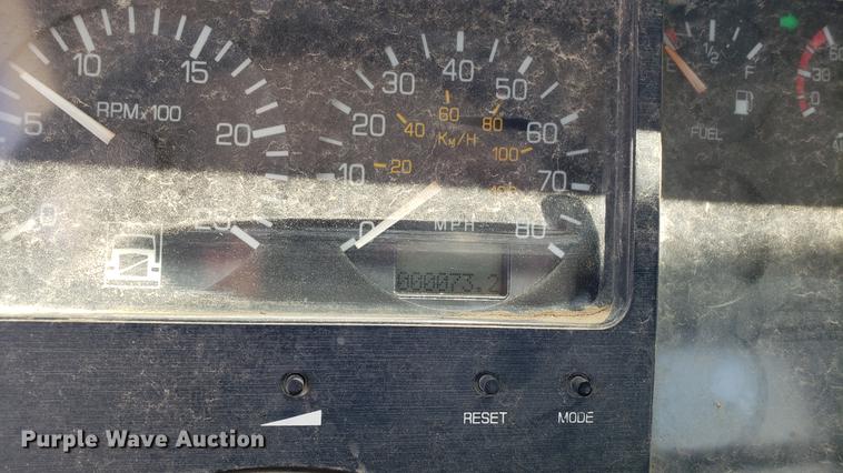 image for item DD4717 1995 White GMC WG truck cab and chassis