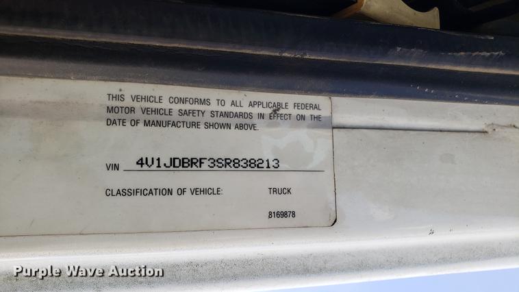 image for item DD4717 1995 White GMC WG truck cab and chassis