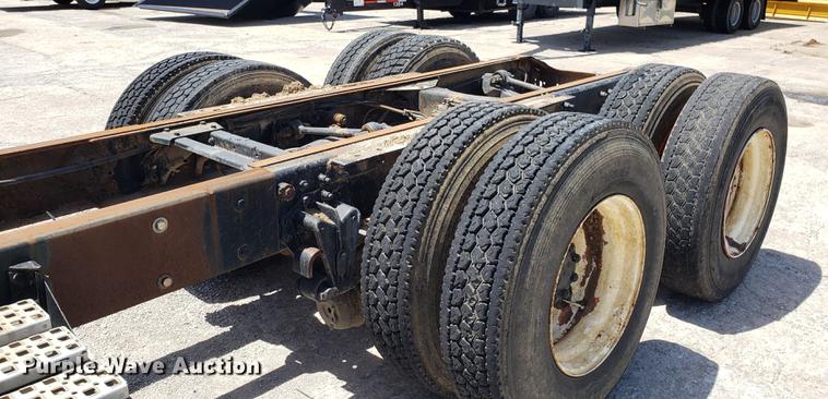 image for item DD4717 1995 White GMC WG truck cab and chassis