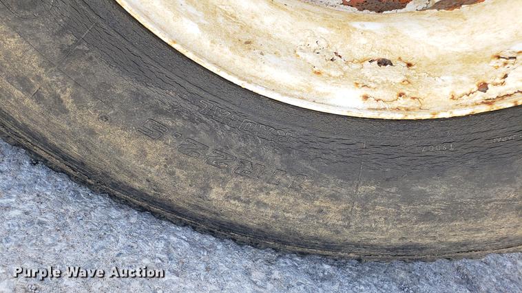 image for item DD4717 1995 White GMC WG truck cab and chassis