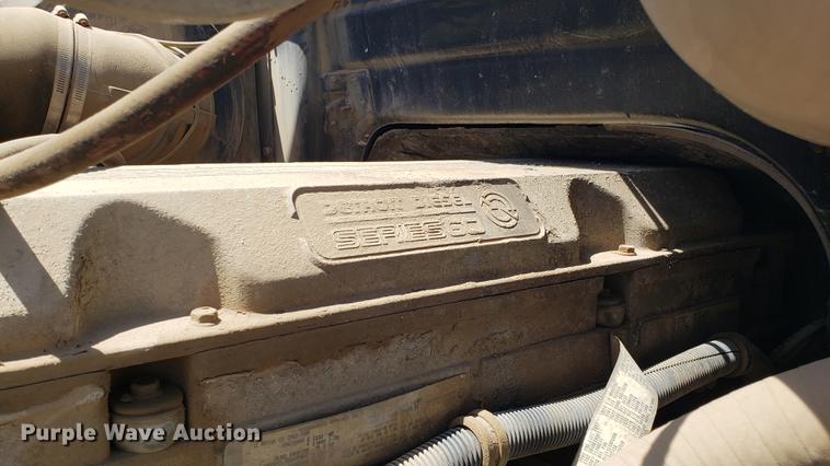 image for item DD4717 1995 White GMC WG truck cab and chassis