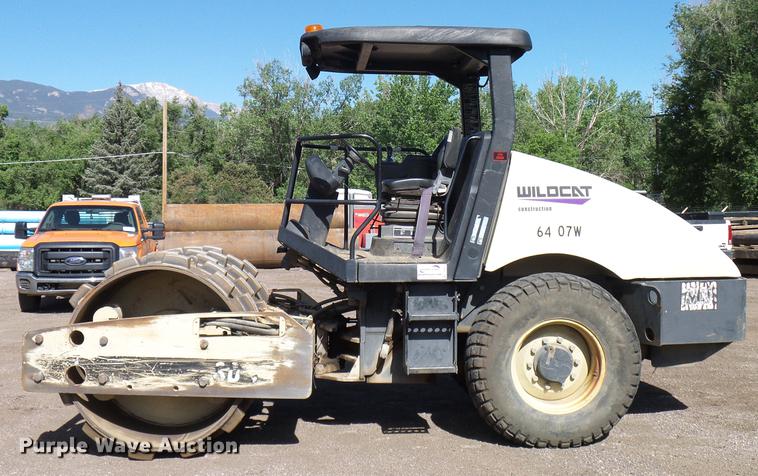 image for item DD6032 2002 Ingersoll Rand SD77-DXTF Single drum vibratory roller