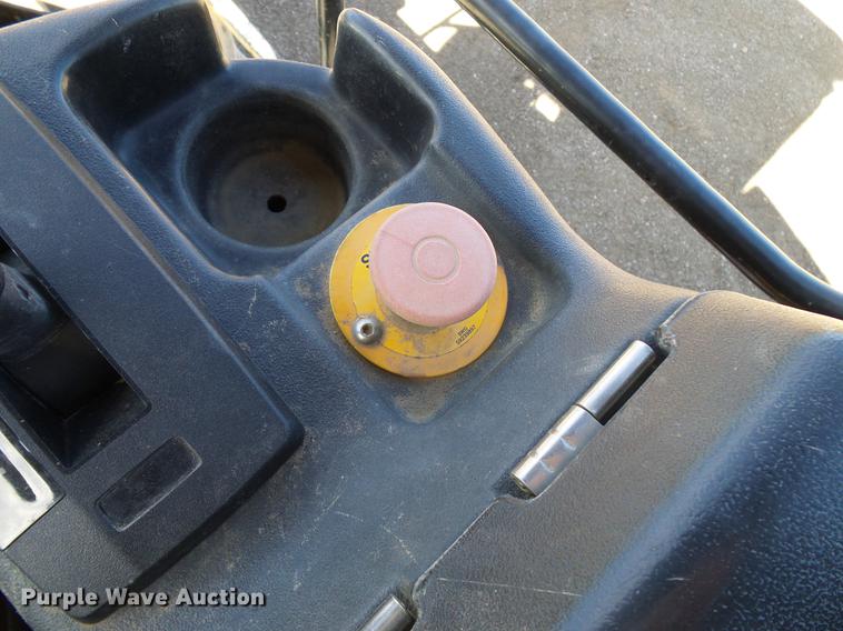 image for item DD6032 2002 Ingersoll Rand SD77-DXTF Single drum vibratory roller