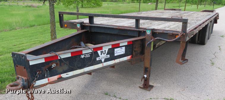 image for item DE3513 2000 PJ equipment trailer