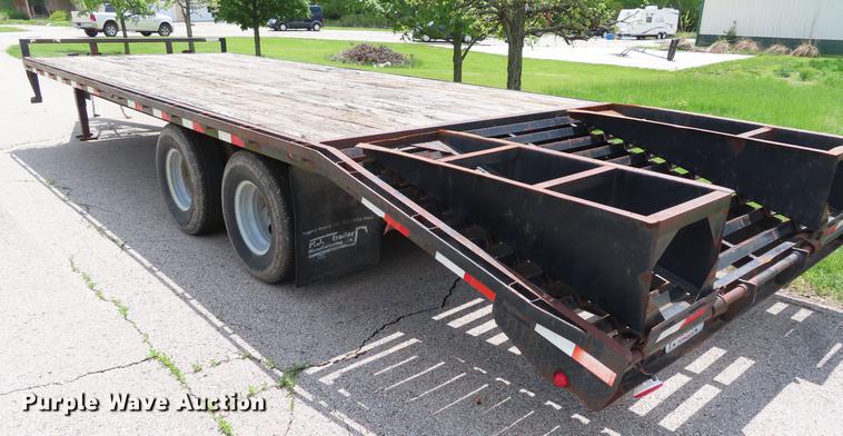 image for item DE3513 2000 PJ equipment trailer