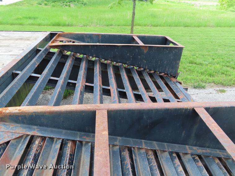 image for item DE3513 2000 PJ equipment trailer