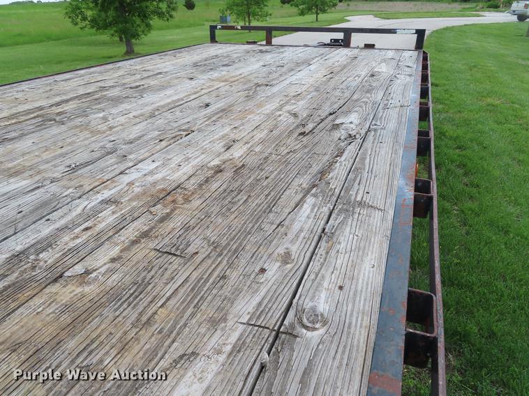 image for item DE3513 2000 PJ equipment trailer