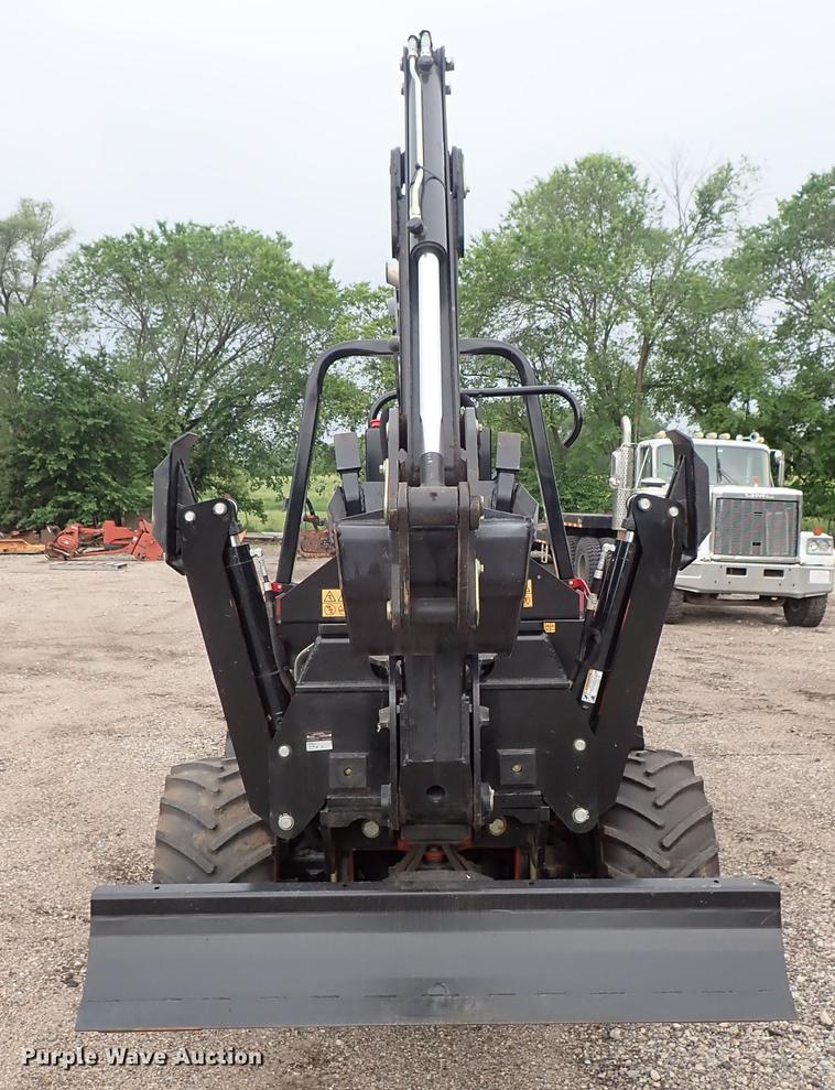 image for item DE5395 2015 Toro RT600 trencher