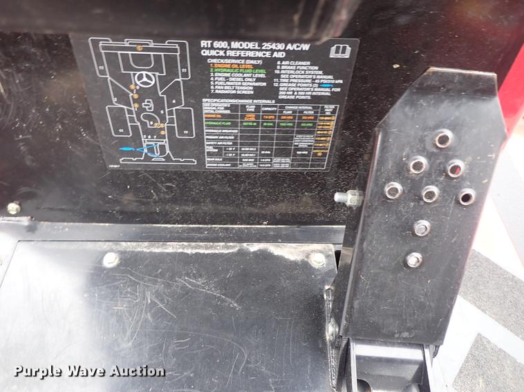 image for item DE5395 2015 Toro RT600 trencher