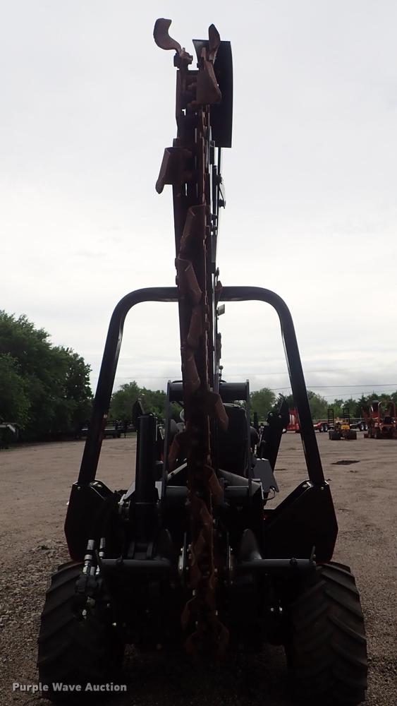 image for item DE5395 2015 Toro RT600 trencher