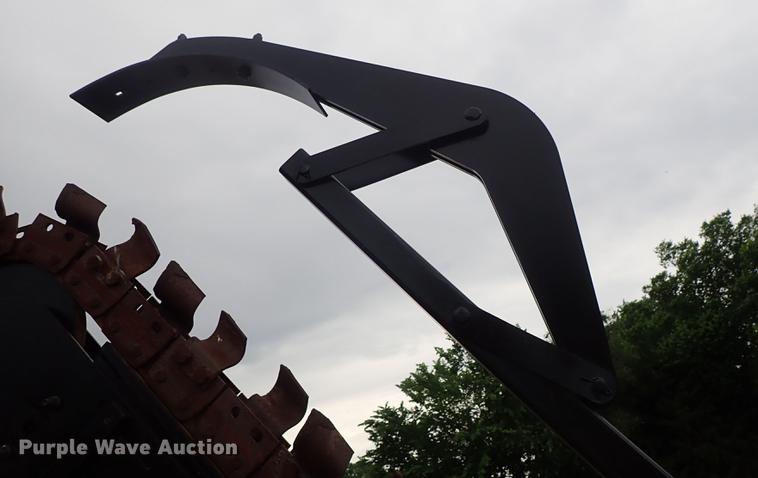 image for item DE5395 2015 Toro RT600 trencher